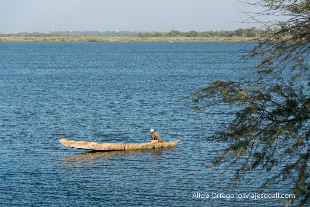 canoe fisherman on the Lake Chad